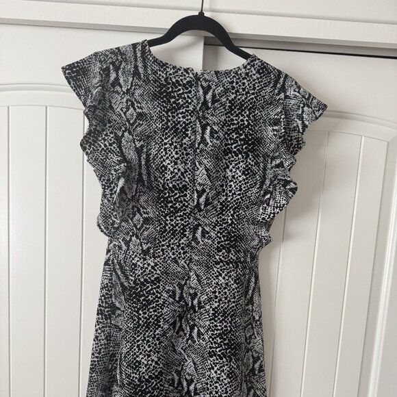 WHO WHAT WEAR - black/white snakeskin dress ruffle sleeve - XS - Picture 4 of 6
